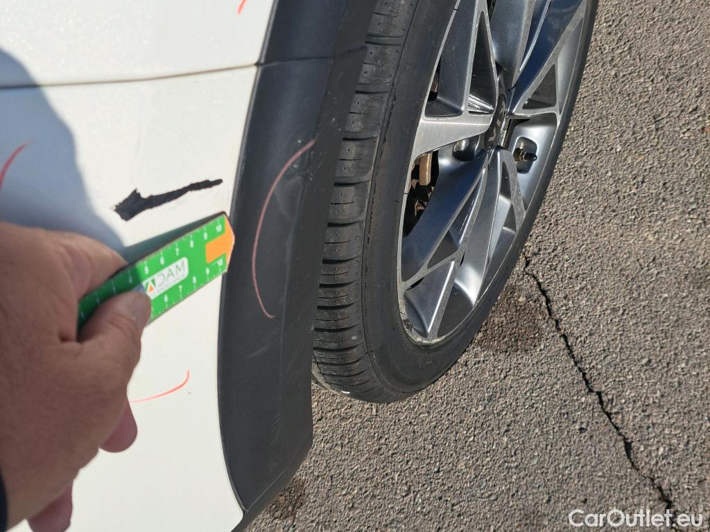  KIA  Niro KIA  / 2019 / 5P / crossover 1.6 GDi HEV 104kW (141CV) Emotion #46