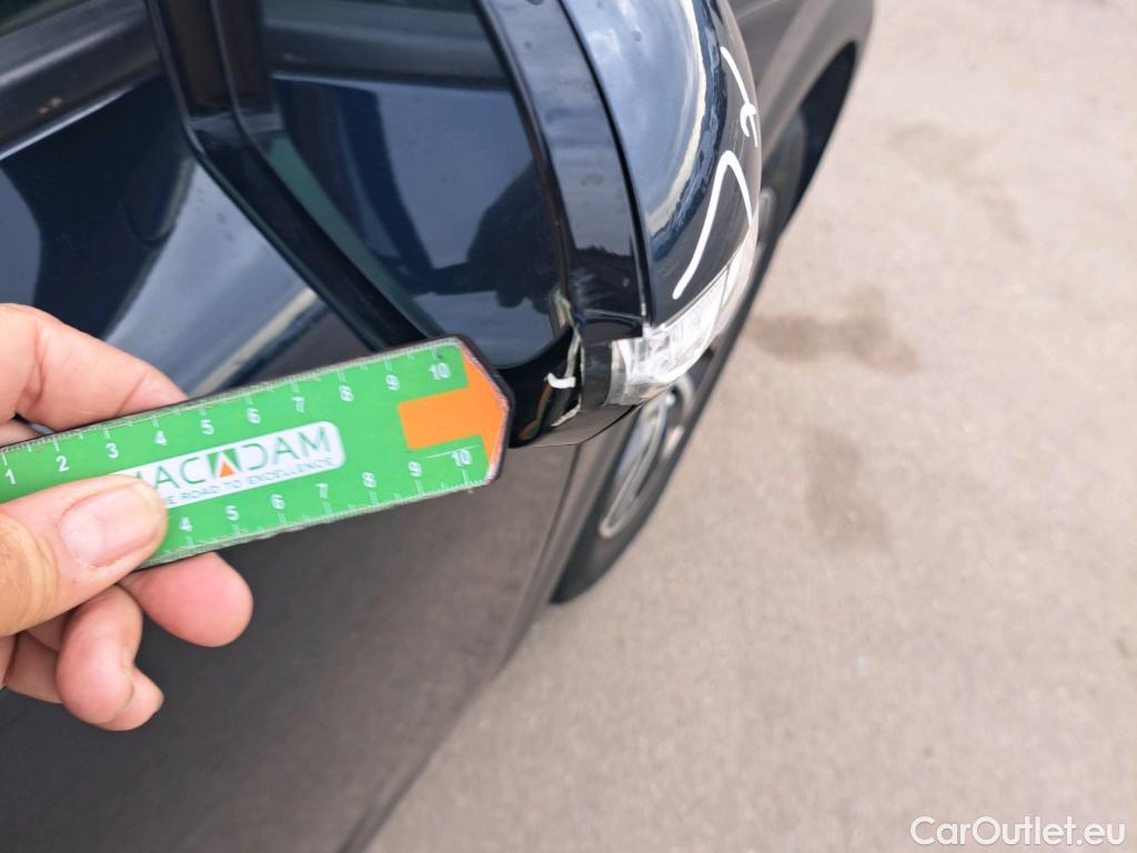  KIA  Niro KIA  / 2019 / 5P / crossover 1.6 GDi HEV 104kW (141CV) Drive #2