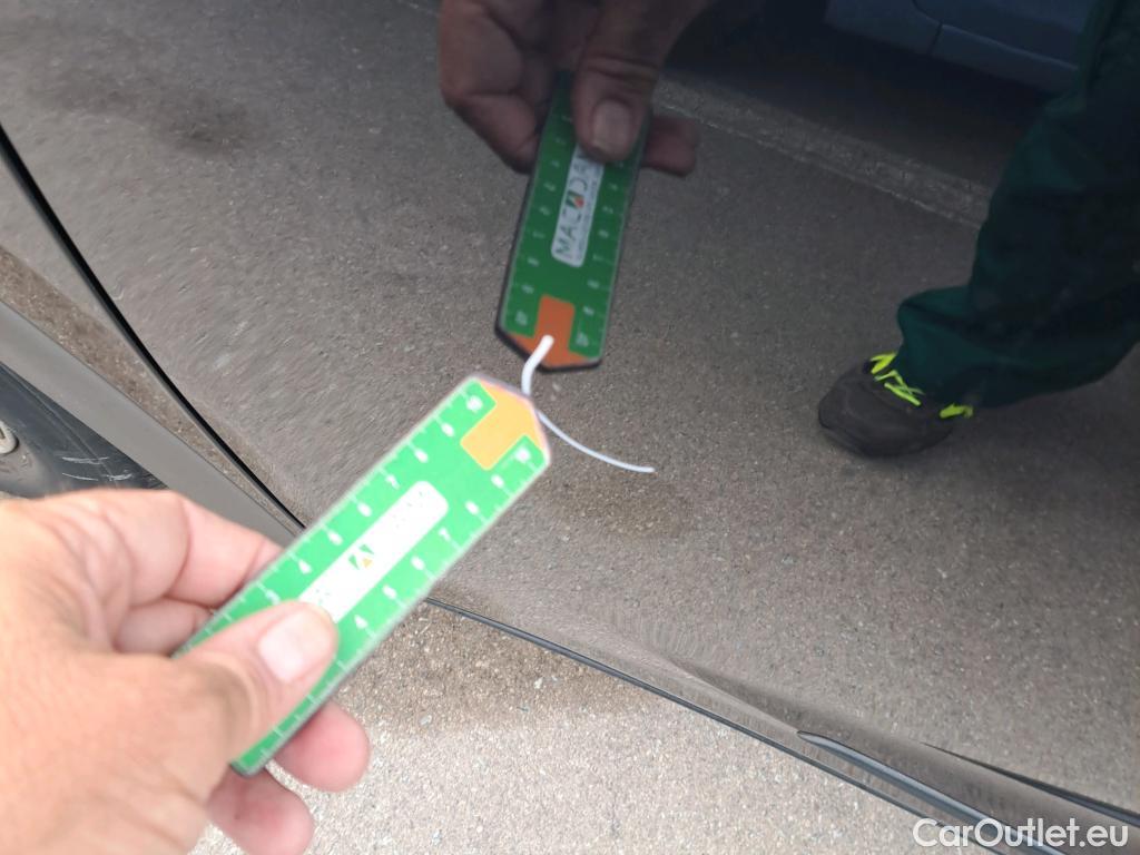  KIA  Niro KIA  / 2019 / 5P / crossover 1.6 GDi HEV 104kW (141CV) Drive #5