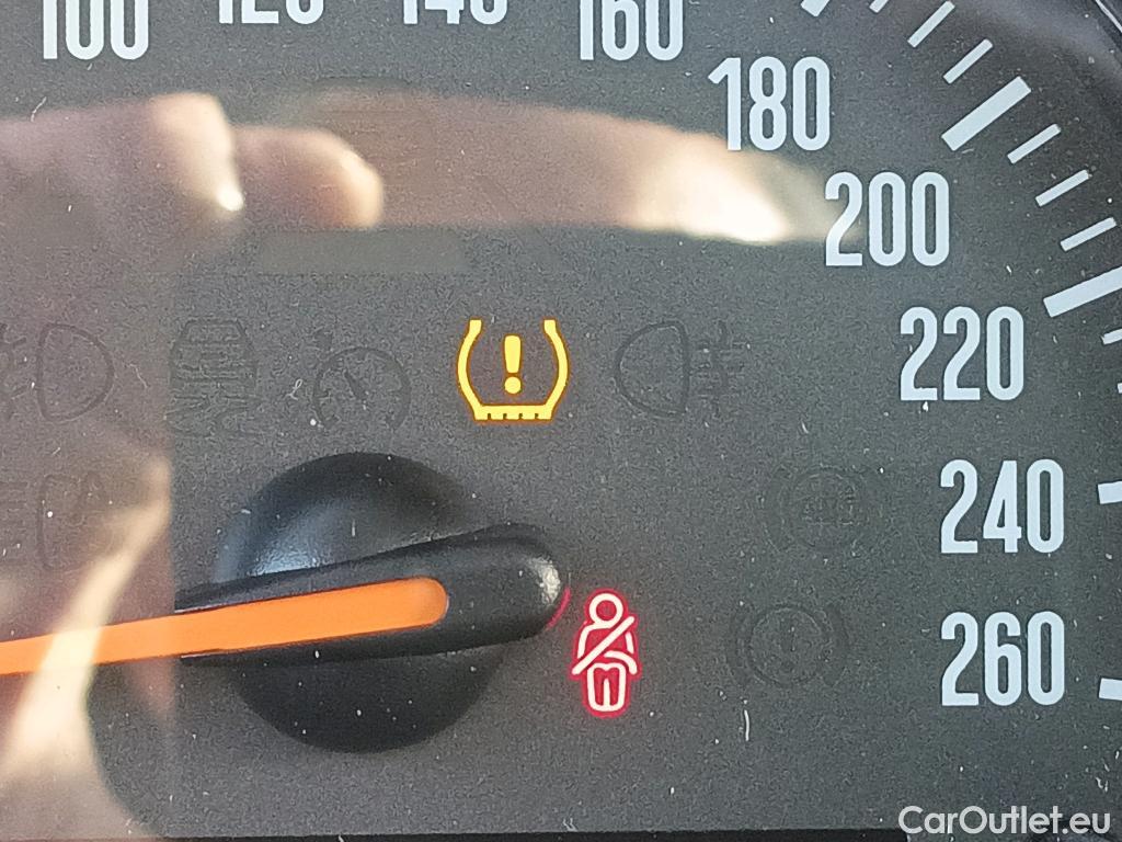  Mini  Cooper MINI MINI / 2014 / 5P / berlina con portón ONE 5 PUERTAS (CX) #18