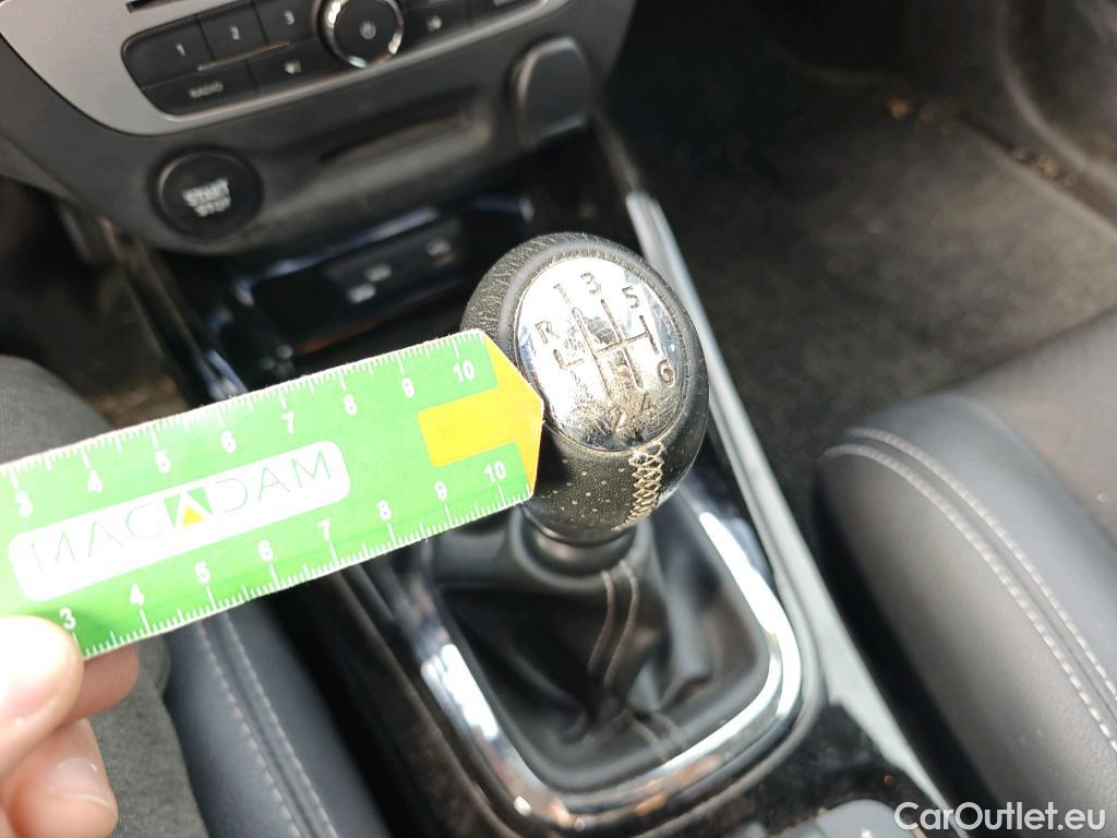  Renault  Megane RENAULT MÉGANE 5p 3G berlina con portón Bose Energy dCi 130 S&S Euro 6 #30