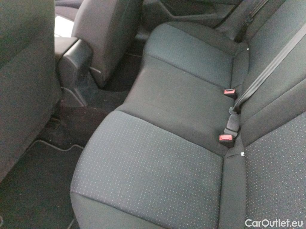  Seat  Arona SEAT  / 2017 / 5P / todoterreno 1.0 TSI 81kW (110CV) Style Plus (AC) #4