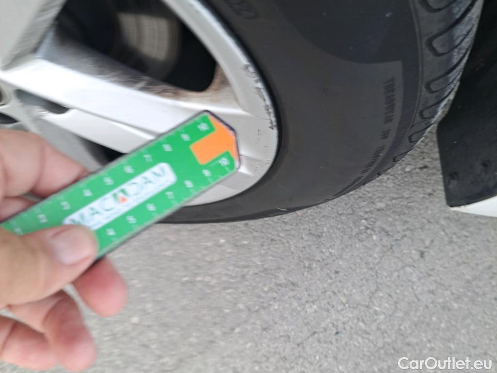  Toyota  Corolla TOYOTA  / 2019 / 5P / familiar 1.8 125H ACTIVE TECH E-CVT TOU SPORT #7