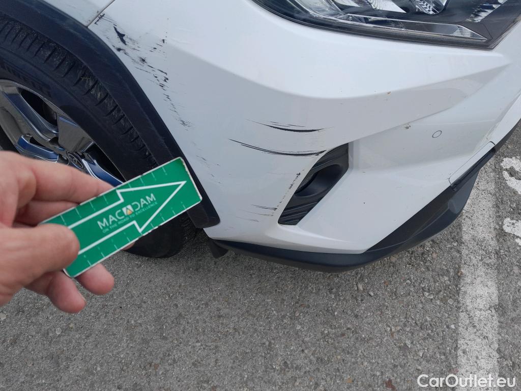  Toyota  RAV4 TOYOTA  / 2018 / 5P / todoterreno 2.5l 220H Advance 4WD #23