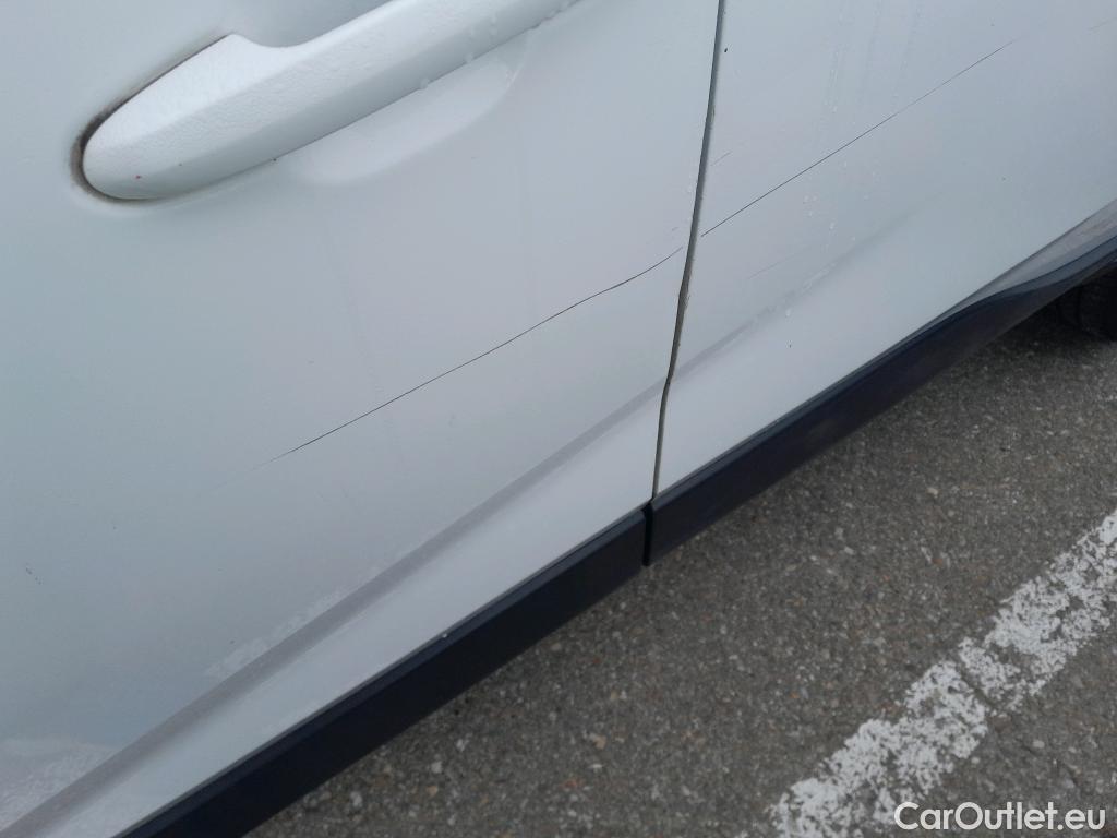  Toyota  RAV4 TOYOTA  / 2018 / 5P / todoterreno 2.5l 220H Advance 4WD #10