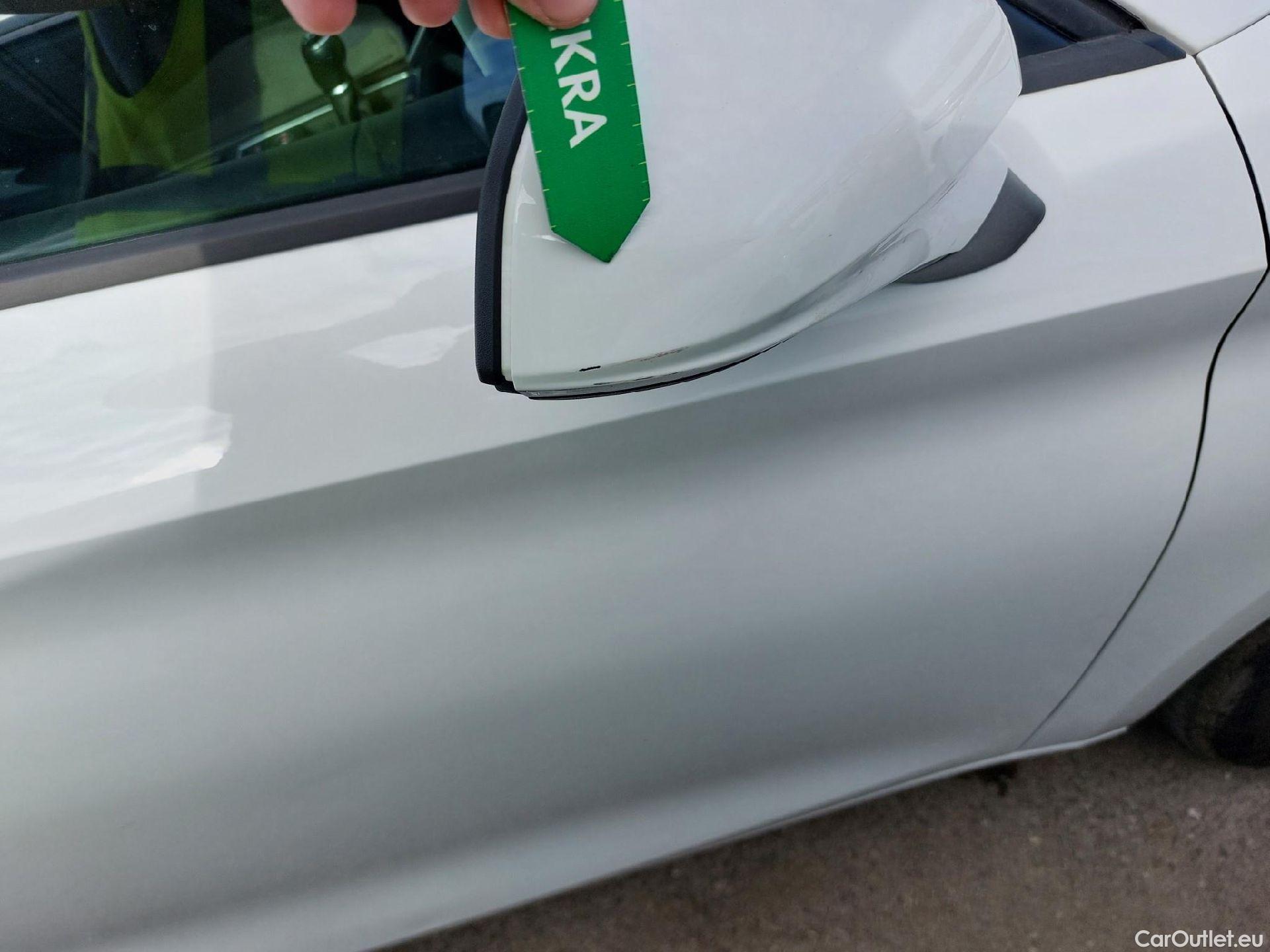  Land Rover  Discovery SEAT Nuevo León / 2020 / 5P / berlina con portón 2.0 TDI 85kW S&S Style Go (AC3) #28