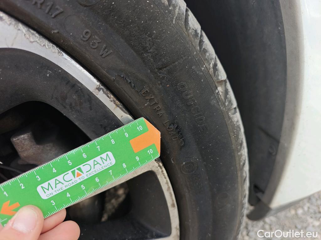  Renault  Megane RENAULT MÉGANE 5p 3G berlina con portón Bose Energy dCi 130 S&S Euro 6 #14