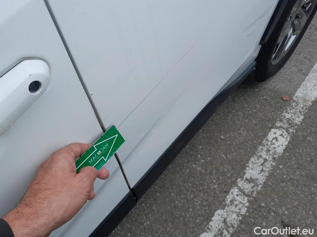  Toyota  RAV4 TOYOTA  / 2018 / 5P / todoterreno 2.5l 220H Advance 4WD #17