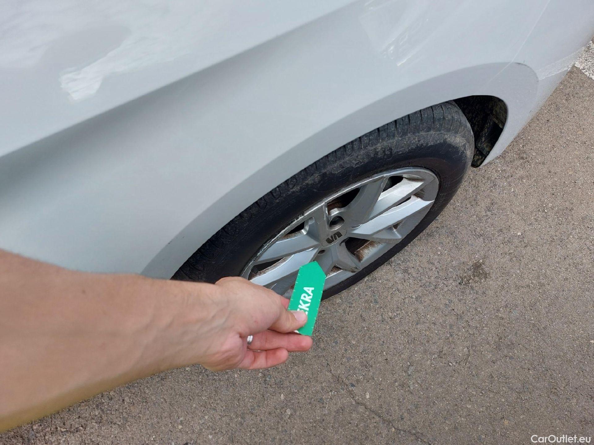  Land Rover  Discovery SEAT Nuevo León / 2020 / 5P / berlina con portón 2.0 TDI 85kW S&S Style Go (AC3) #29