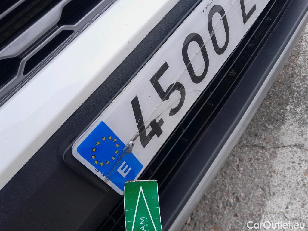  Toyota  RAV4 TOYOTA  / 2018 / 5P / todoterreno 2.5l 220H Advance 4WD #42