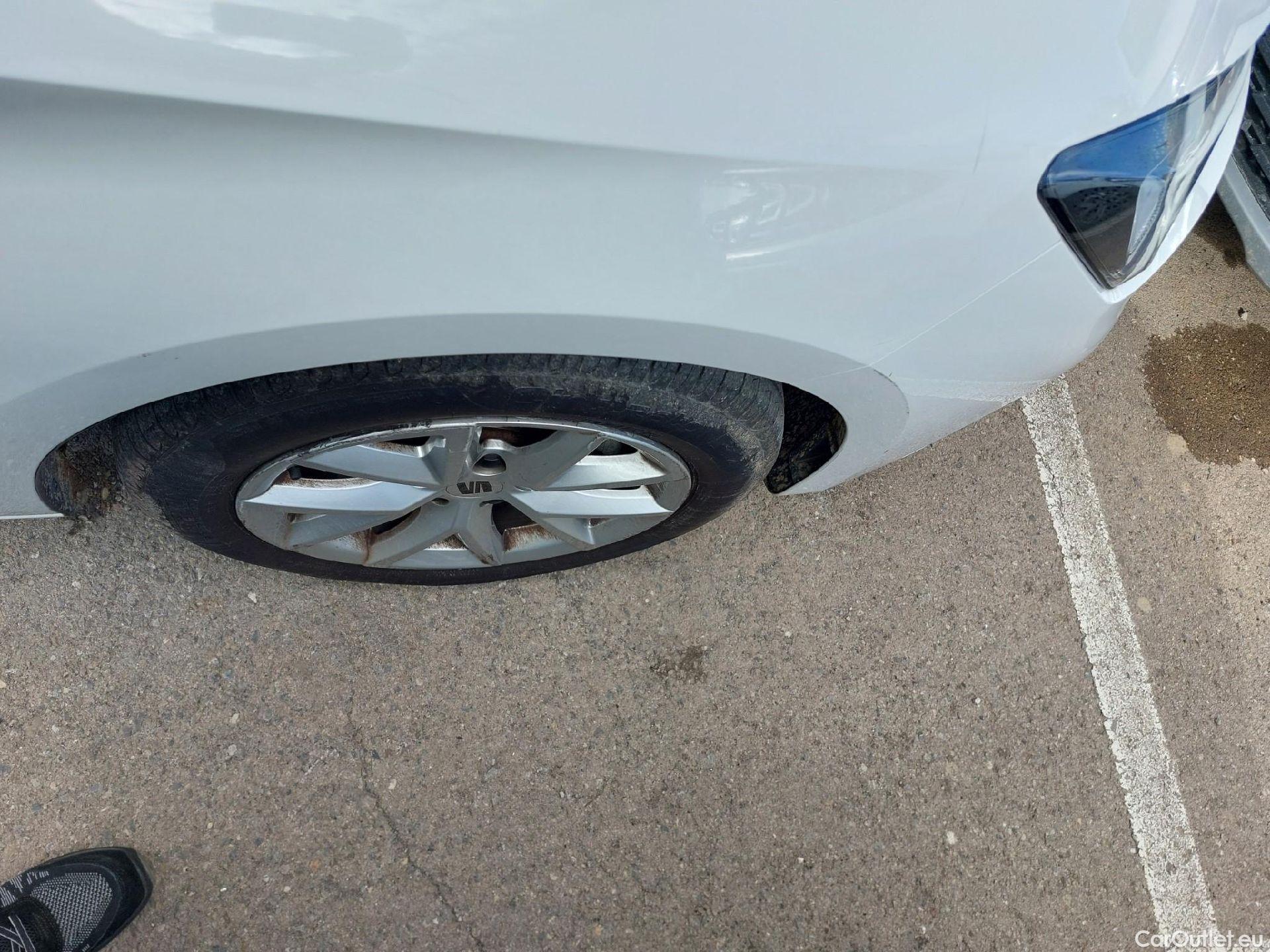  Land Rover  Discovery SEAT Nuevo León / 2020 / 5P / berlina con portón 2.0 TDI 85kW S&S Style Go (AC3) #30