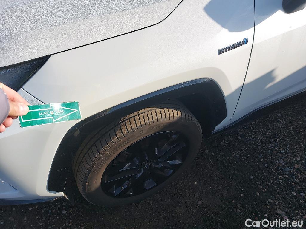  Toyota  RAV4 TOYOTA  / 2018 / 5P / todoterreno 2.5l 220H Style 4WD #10