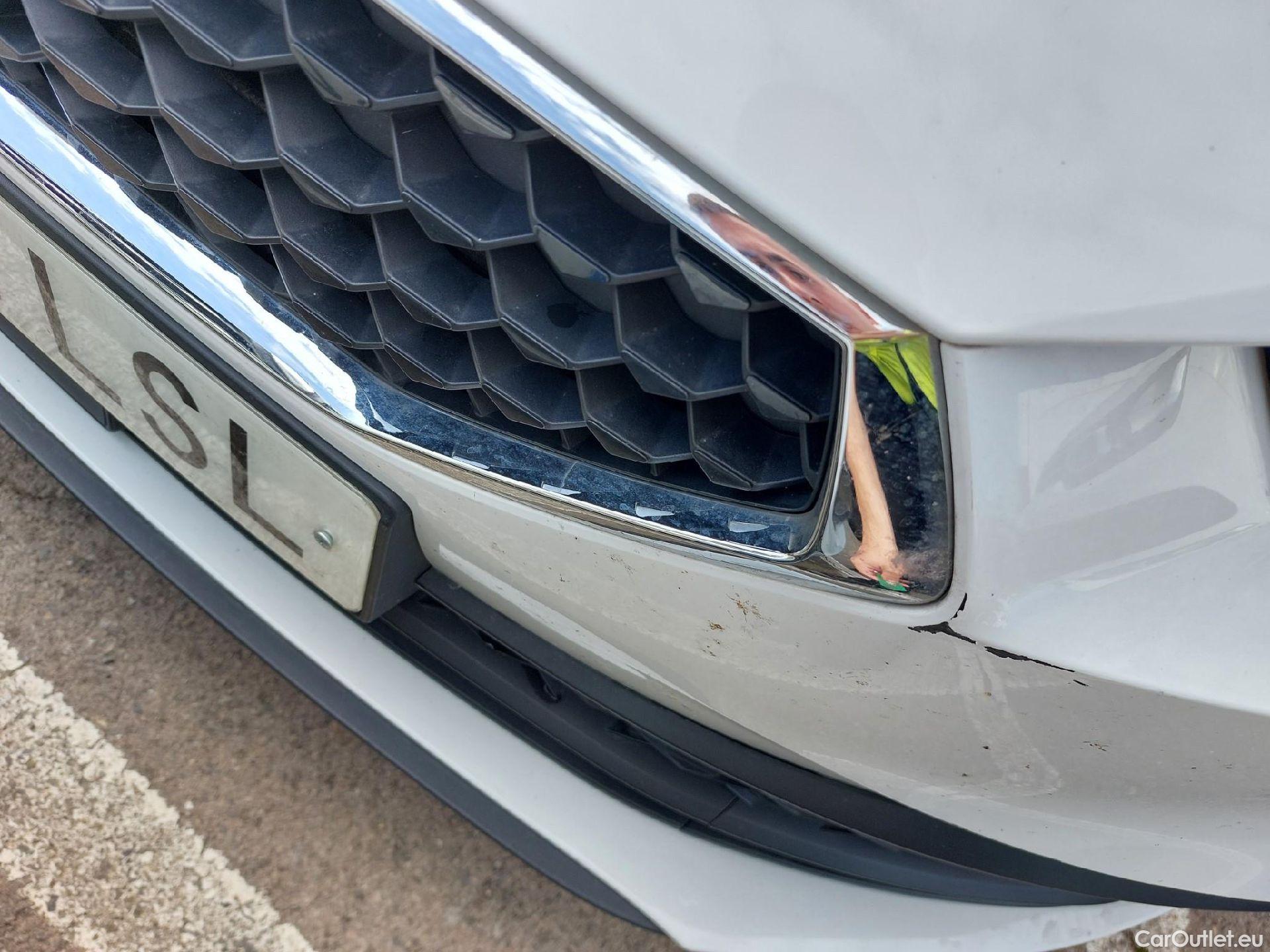  Land Rover  Discovery SEAT Nuevo León / 2020 / 5P / berlina con portón 2.0 TDI 85kW S&S Style Go (AC3) #1