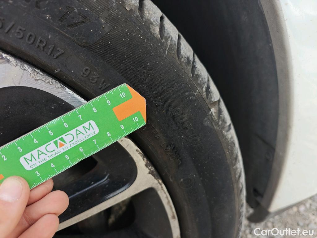  Renault  Megane RENAULT MÉGANE 5p 3G berlina con portón Bose Energy dCi 130 S&S Euro 6 #15