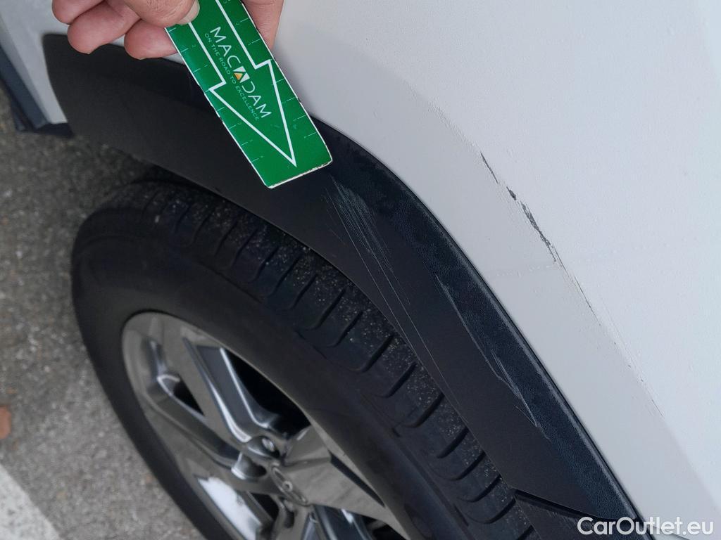  Toyota  RAV4 TOYOTA  / 2018 / 5P / todoterreno 2.5l 220H Advance 4WD #36