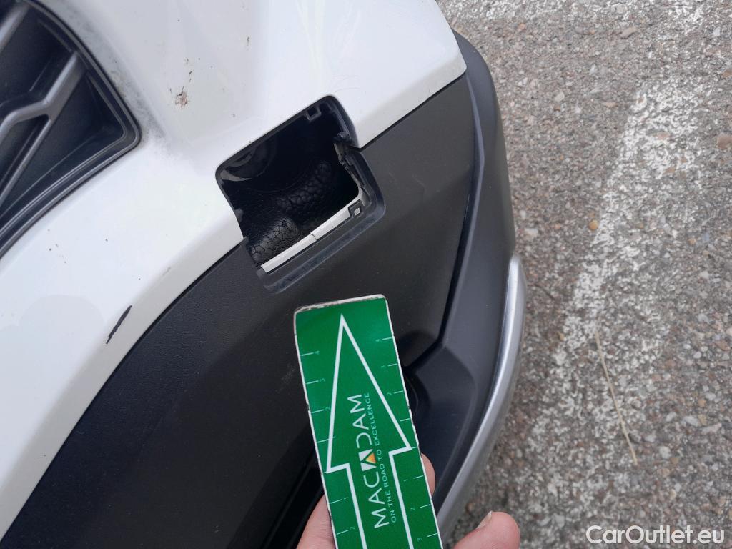  Toyota  RAV4 TOYOTA  / 2018 / 5P / todoterreno 2.5l 220H Advance 4WD #13