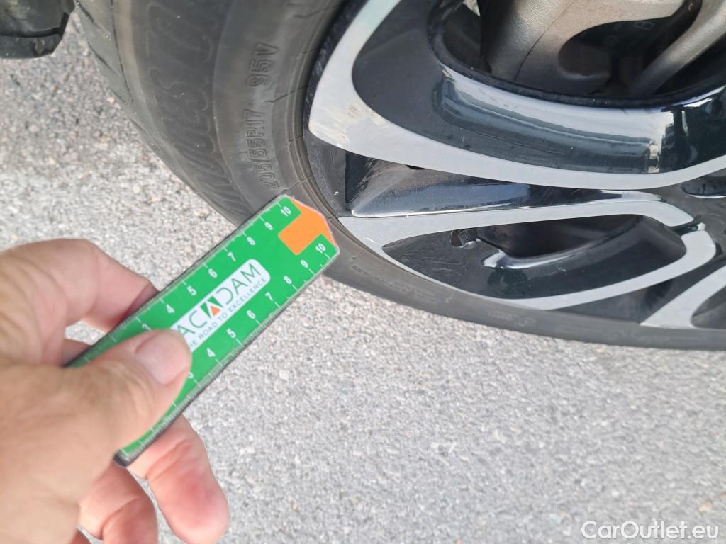  Citroen  Berlingo CITROEN  / 2018 / 5P / combi Talla M BlueHDi 100 S&S FEEL PACK (IND) #26