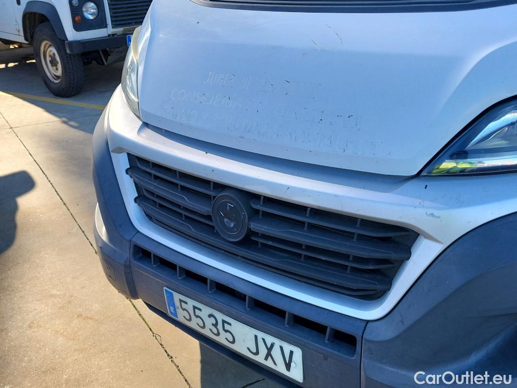  Fiat  Ducato FIAT  / 2014 / 4P / furgón 35 2.3 Multijet Furgón Largo Alto 96kW #63