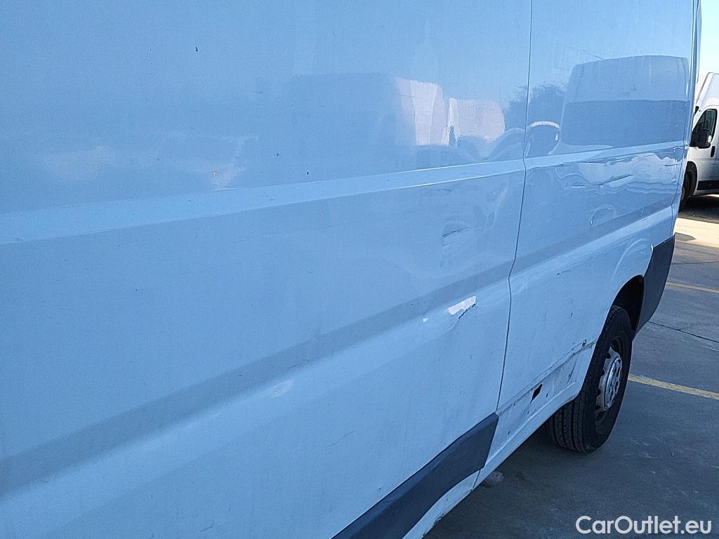  Fiat  Ducato FIAT  / 2014 / 4P / furgón 35 2.3 Multijet Furgón Largo Alto 96kW #11