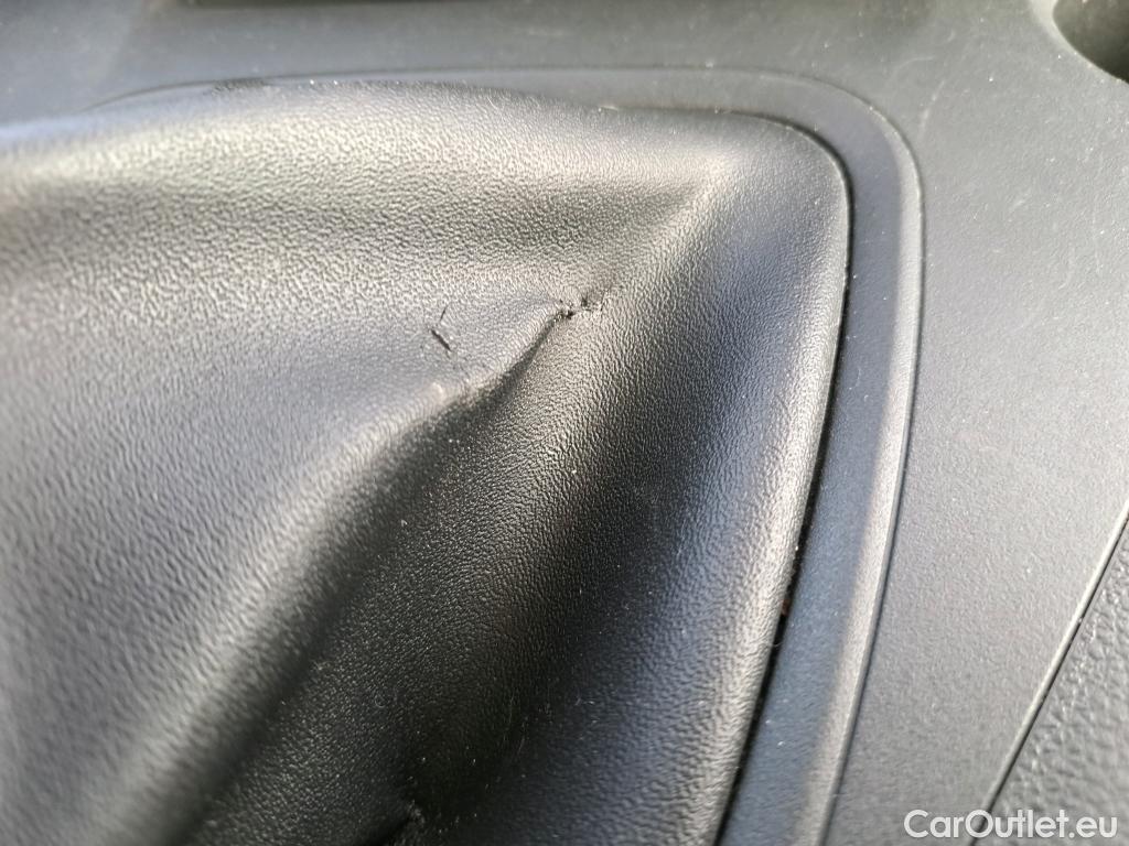  Citroen  Berlingo CITROEN  / 2018 / 4P / combi Talla M BlueHDi 100 S&S LIVE (AC) #24