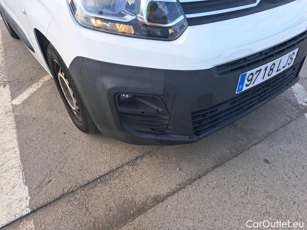  Citroen  Berlingo CITROEN  / 2018 / 4P / combi Talla M BlueHDi 100 S&S LIVE (AC) #18