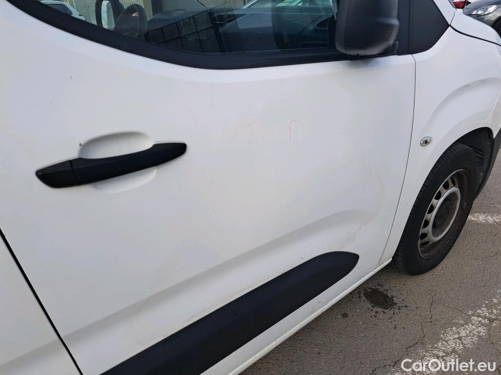  Citroen  Berlingo CITROEN  / 2018 / 4P / combi Talla M BlueHDi 100 S&S LIVE (AC) #12