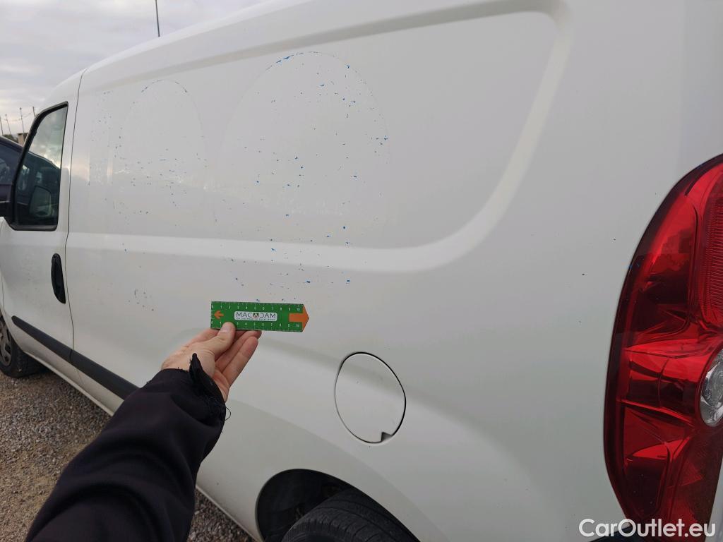  Fiat  Doblo FIAT Doblò Cargo/2015/4P/furgón derivado de turismo Cargo Maxi SX 1.6 Mjet 78kW (105CV) #27