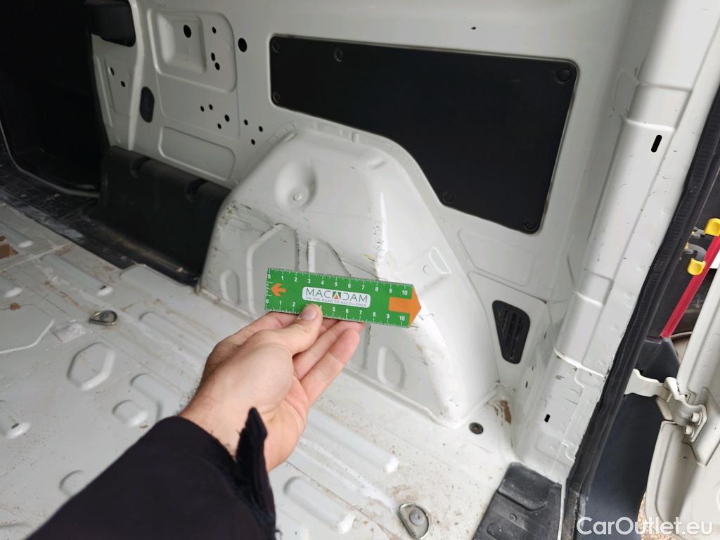  Fiat  Doblo FIAT Doblò Cargo/2015/4P/furgón derivado de turismo Cargo Maxi SX 1.6 Mjet 78kW (105CV) #4