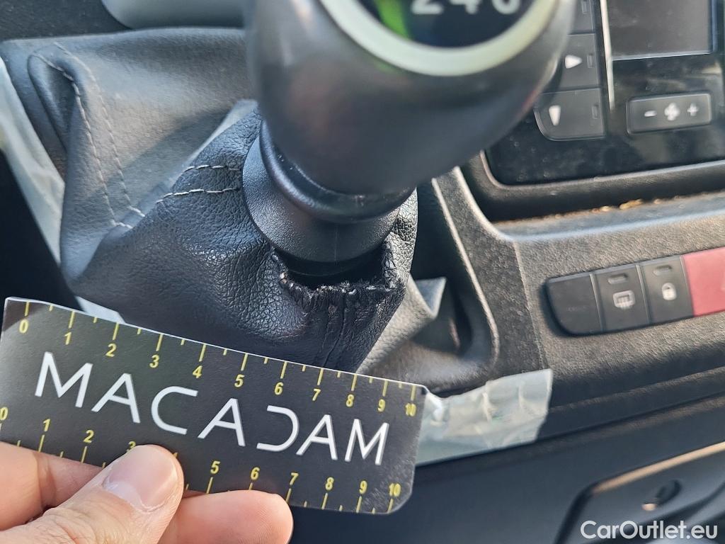  Fiat  Ducato FIAT  / 2014 / 4P / furgón 35 2.3 Multijet Furgón Largo Alto 96kW #56