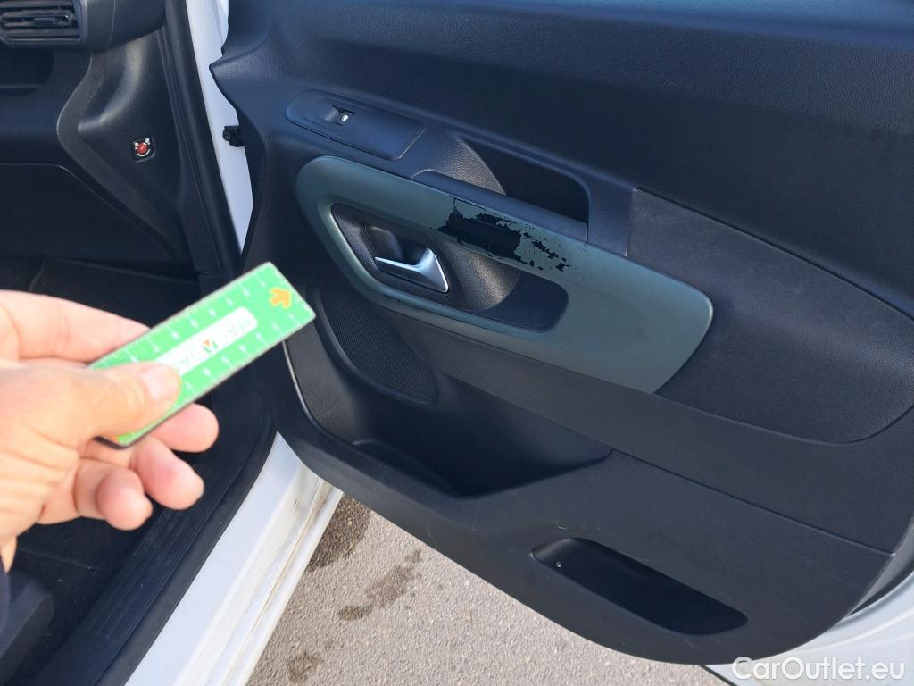  Citroen  Berlingo CITROEN  / 2018 / 5P / combi Talla M BlueHDi 100 S&S FEEL PACK (IND) #55