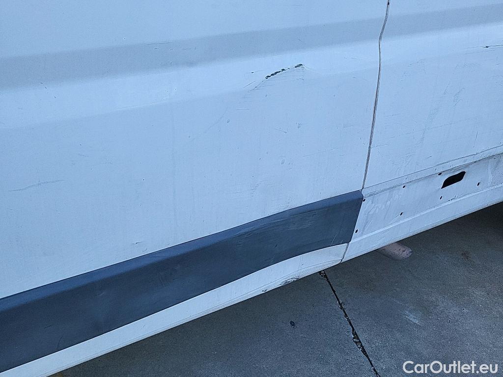  Fiat  Ducato FIAT  / 2014 / 4P / furgón 35 2.3 Multijet Furgón Largo Alto 96kW #45