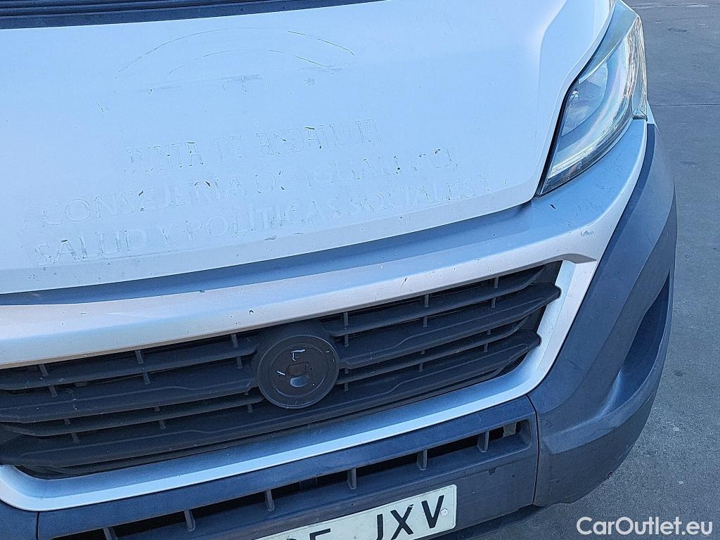  Fiat  Ducato FIAT  / 2014 / 4P / furgón 35 2.3 Multijet Furgón Largo Alto 96kW #83