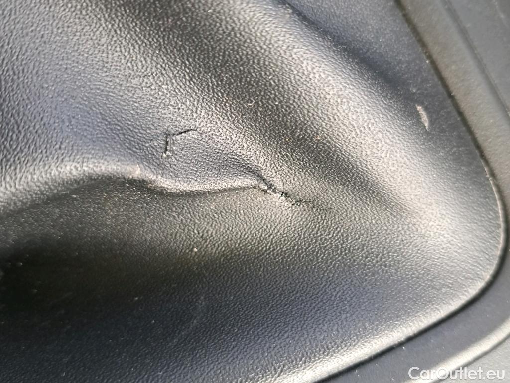  Citroen  Berlingo CITROEN  / 2018 / 4P / combi Talla M BlueHDi 100 S&S LIVE (AC) #25