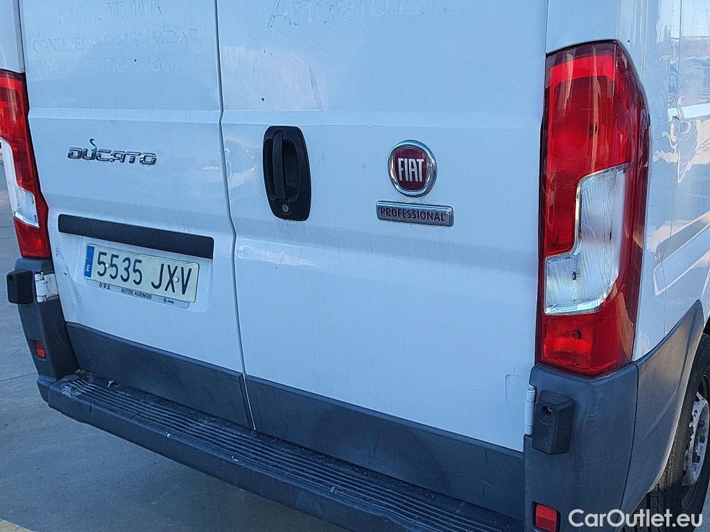 Fiat  Ducato FIAT  / 2014 / 4P / furgón 35 2.3 Multijet Furgón Largo Alto 96kW #27