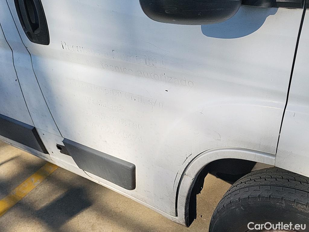  Fiat  Ducato FIAT  / 2014 / 4P / furgón 35 2.3 Multijet Furgón Largo Alto 96kW #38