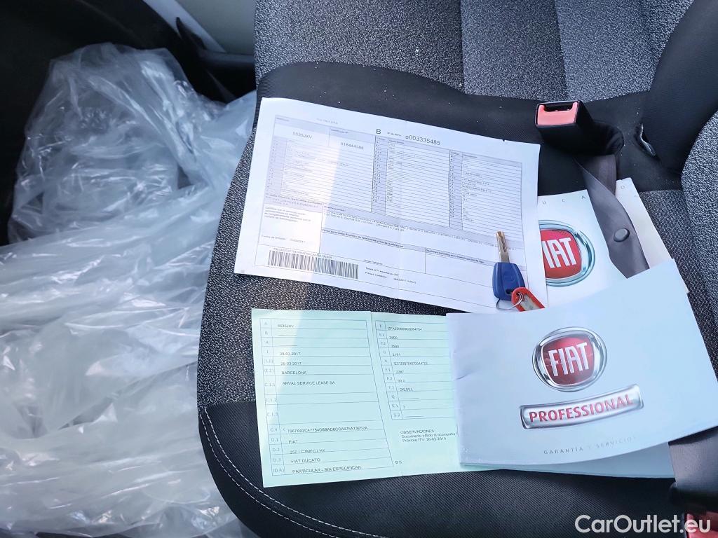  Fiat  Ducato FIAT  / 2014 / 4P / furgón 35 2.3 Multijet Furgón Largo Alto 96kW #17