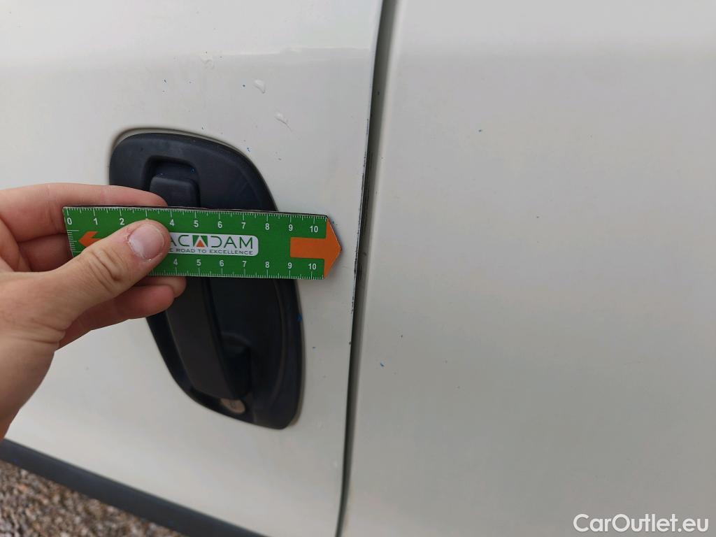  Fiat  Doblo FIAT Doblò Cargo/2015/4P/furgón derivado de turismo Cargo Maxi SX 1.6 Mjet 78kW (105CV) #8