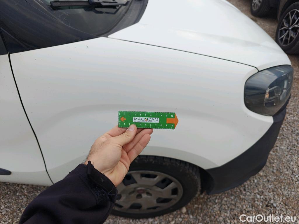  Fiat  Doblo FIAT Doblò Cargo/2015/4P/furgón derivado de turismo Cargo Maxi SX 1.6 Mjet 78kW (105CV) #34