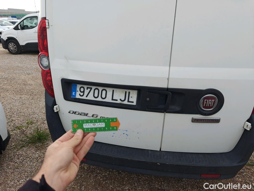  Fiat  Doblo FIAT Doblò Cargo/2015/4P/furgón derivado de turismo Cargo Maxi SX 1.6 Mjet 78kW (105CV) #1