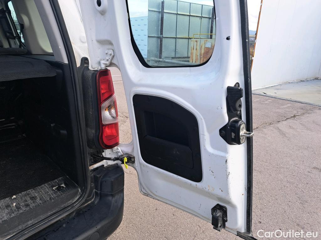  Citroen  Berlingo CITROEN  / 2018 / 4P / combi Talla M BlueHDi 100 S&S LIVE (AC) #2