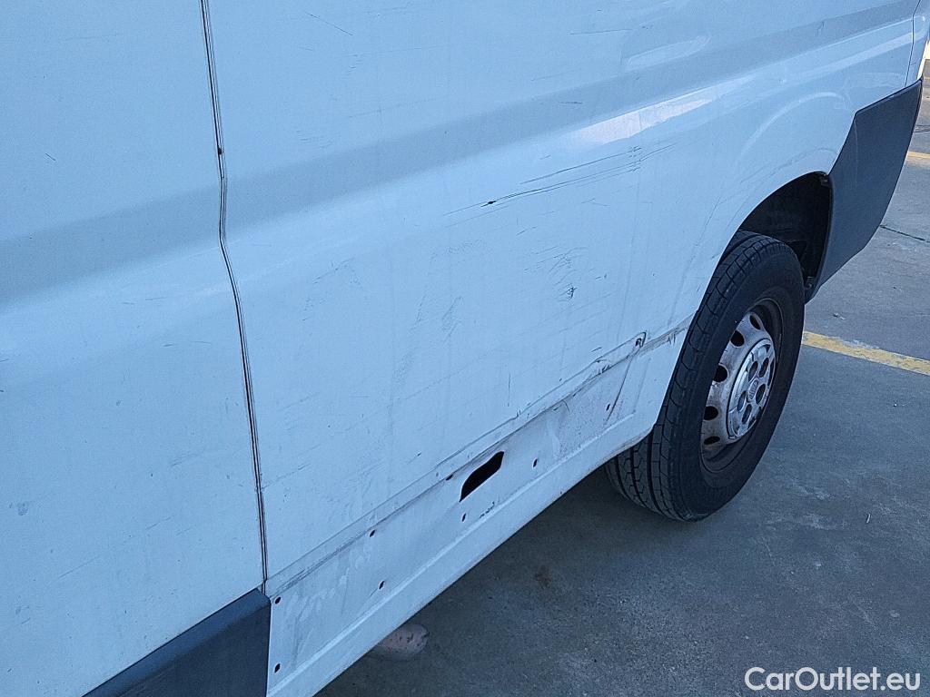  Fiat  Ducato FIAT  / 2014 / 4P / furgón 35 2.3 Multijet Furgón Largo Alto 96kW #61