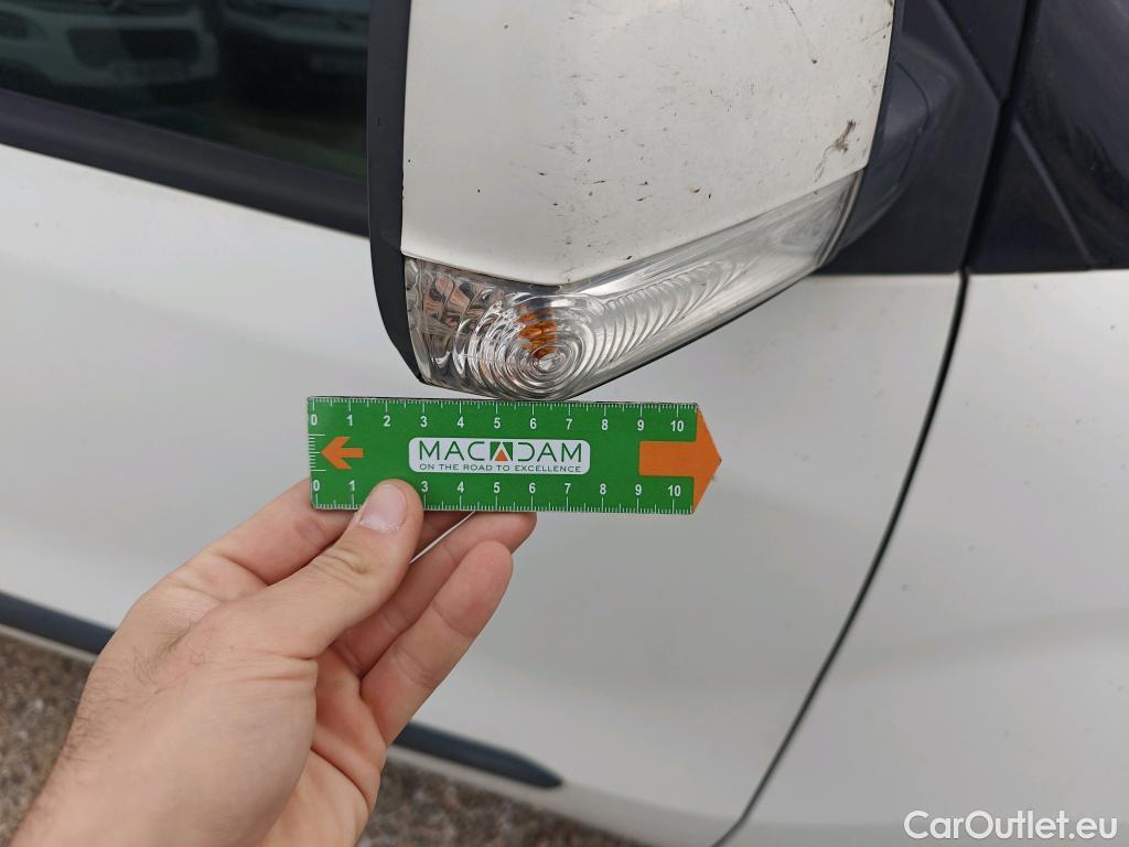  Fiat  Doblo FIAT Doblò Cargo/2015/4P/furgón derivado de turismo Cargo Maxi SX 1.6 Mjet 78kW (105CV) #32