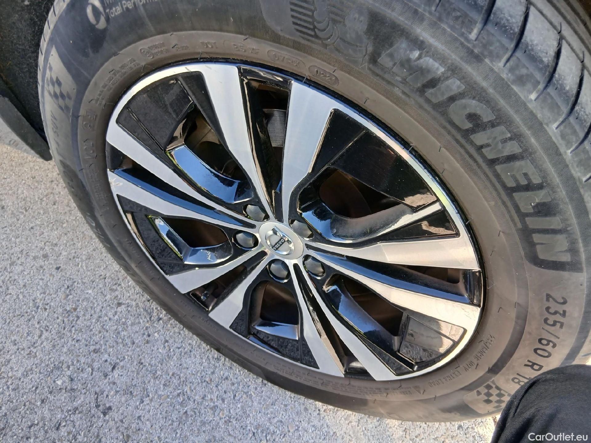  Volvo  XC60 VOLVO  / 2017 / 5P / todoterreno 2.0 T6 AWD Recharge R-Design Exp Auto #11