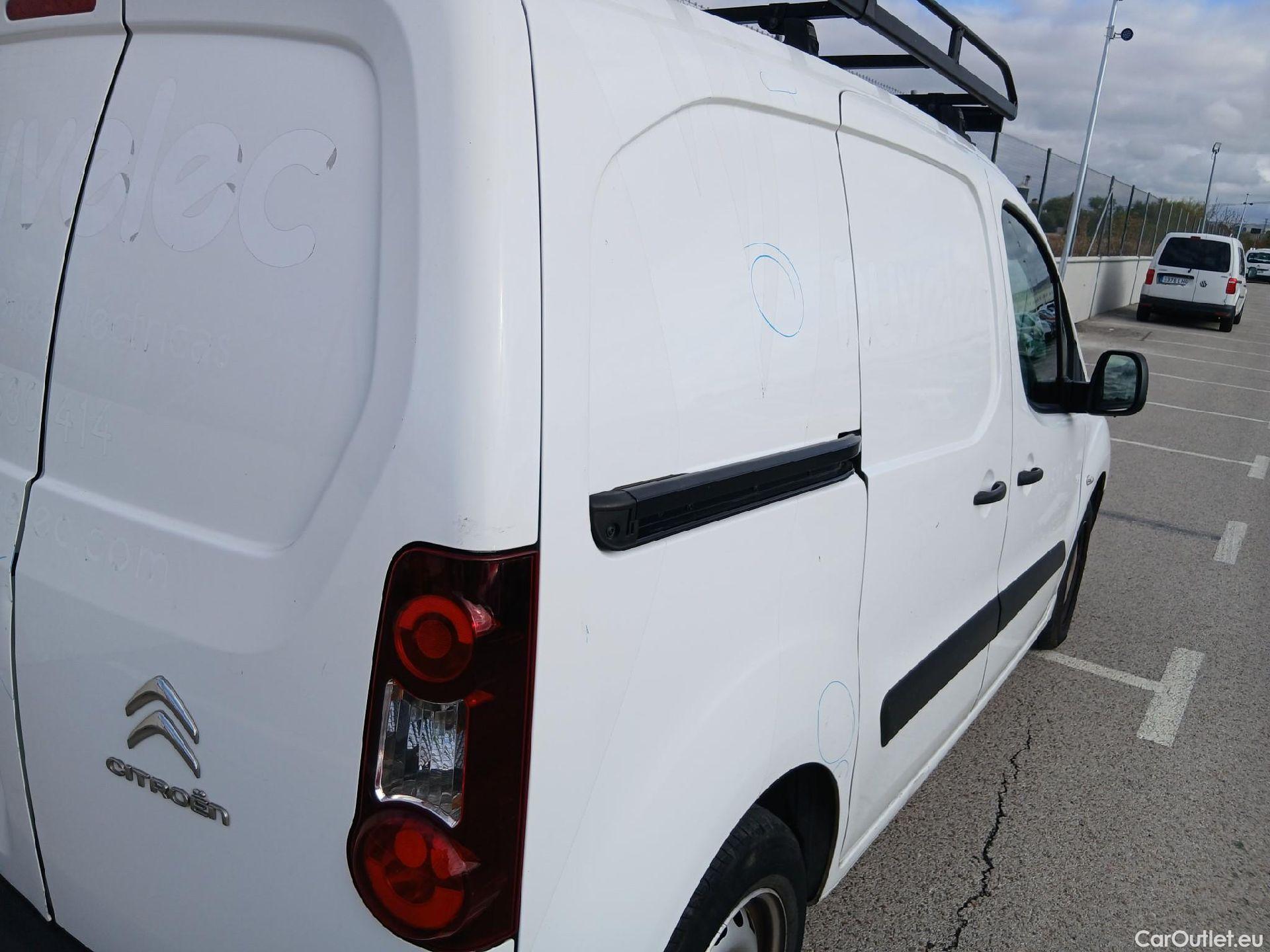  Citroen  Berlingo CITROEN  / 2015 / 3P / furgón derivado de turismo BlueHDi 74KW (100CV) #27