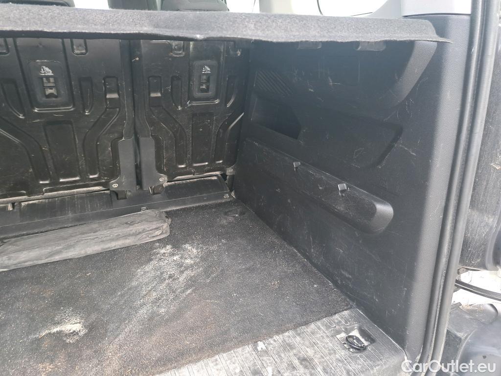  Citroen  Berlingo CITROEN  / 2018 / 4P / combi Talla M BlueHDi 100 S&S LIVE (AC) #23