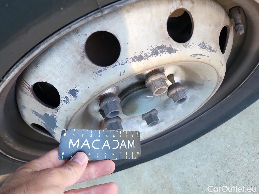  Fiat  Ducato FIAT  / 2014 / 4P / furgón 35 2.3 Multijet Furgón Largo Alto 96kW #74