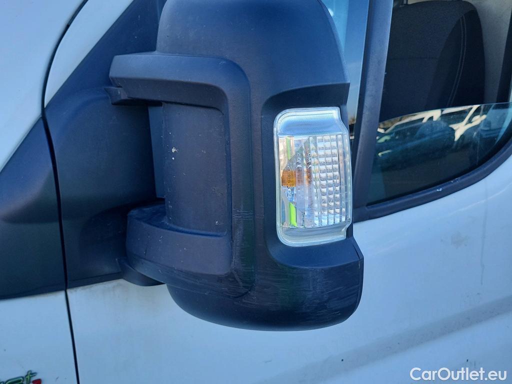  Fiat  Ducato FIAT  / 2014 / 4P / furgón 35 2.3 Multijet Furgón Largo Alto 96kW #81