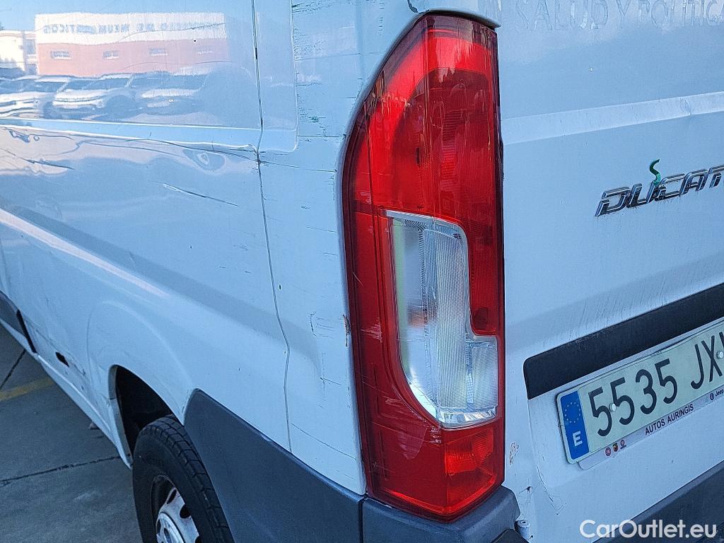  Fiat  Ducato FIAT  / 2014 / 4P / furgón 35 2.3 Multijet Furgón Largo Alto 96kW #5