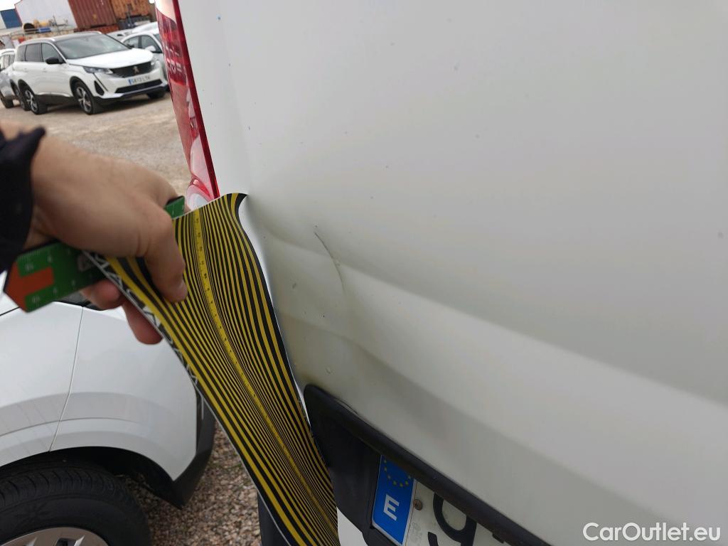  Fiat  Doblo FIAT Doblò Cargo/2015/4P/furgón derivado de turismo Cargo Maxi SX 1.6 Mjet 78kW (105CV) #2