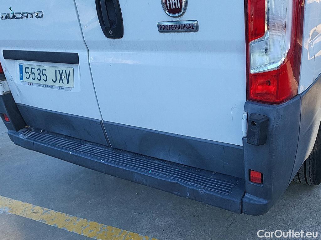  Fiat  Ducato FIAT  / 2014 / 4P / furgón 35 2.3 Multijet Furgón Largo Alto 96kW #29